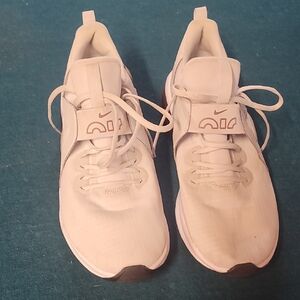 5/$25 Nike Women's Cream Sneakers Air Max 10